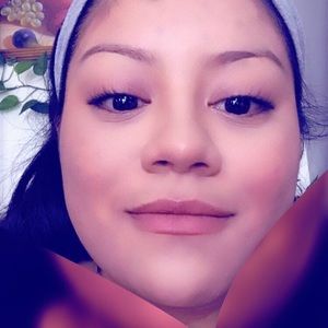 Meet your Posher, Damaris